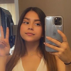 Meet your Posher, Monica